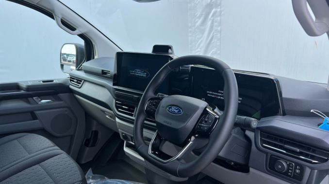 Ford Transit Custom E-320 L1 Electric Awd 100kW 71kWh H1 Van Limited Auto - Image 11